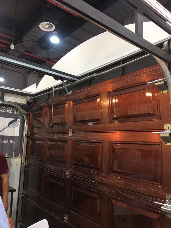 翻板車庫(kù)門.jpg